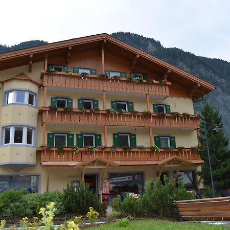 Hotel Ladina Campitello di Fassa Dış mekan fotoğraf