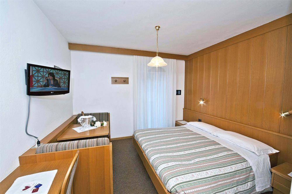 Hotel Ladina Campitello di Fassa Dış mekan fotoğraf