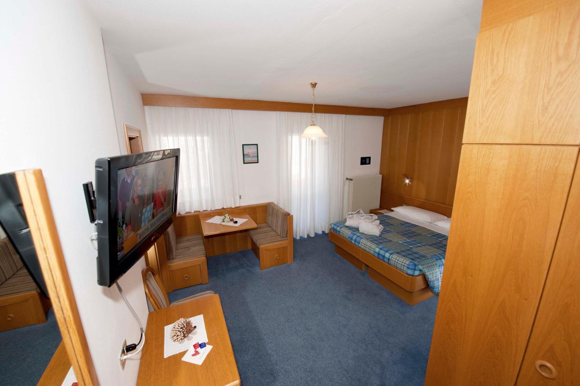 Hotel Ladina Campitello di Fassa Dış mekan fotoğraf