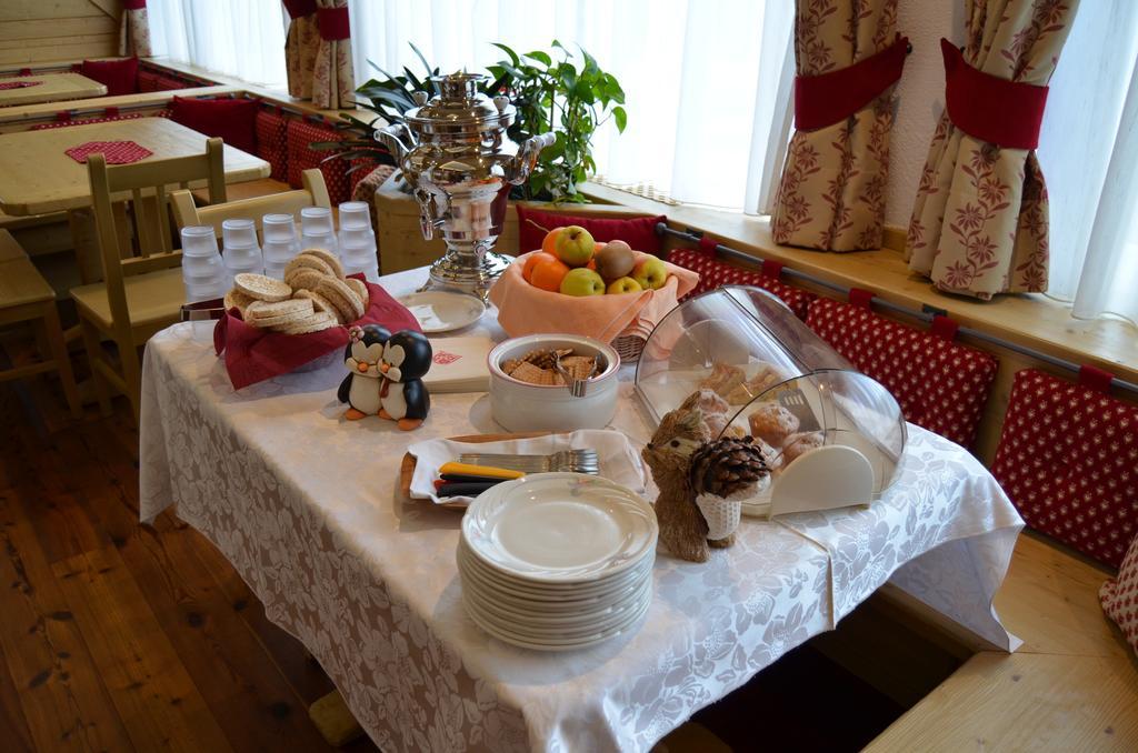 Hotel Ladina Campitello di Fassa Dış mekan fotoğraf