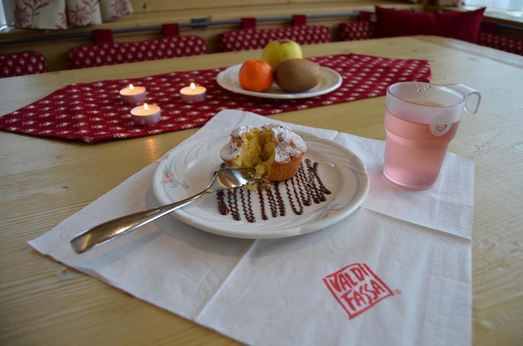 Hotel Ladina Campitello di Fassa Dış mekan fotoğraf