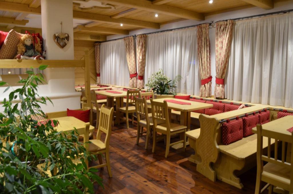 Hotel Ladina Campitello di Fassa Dış mekan fotoğraf